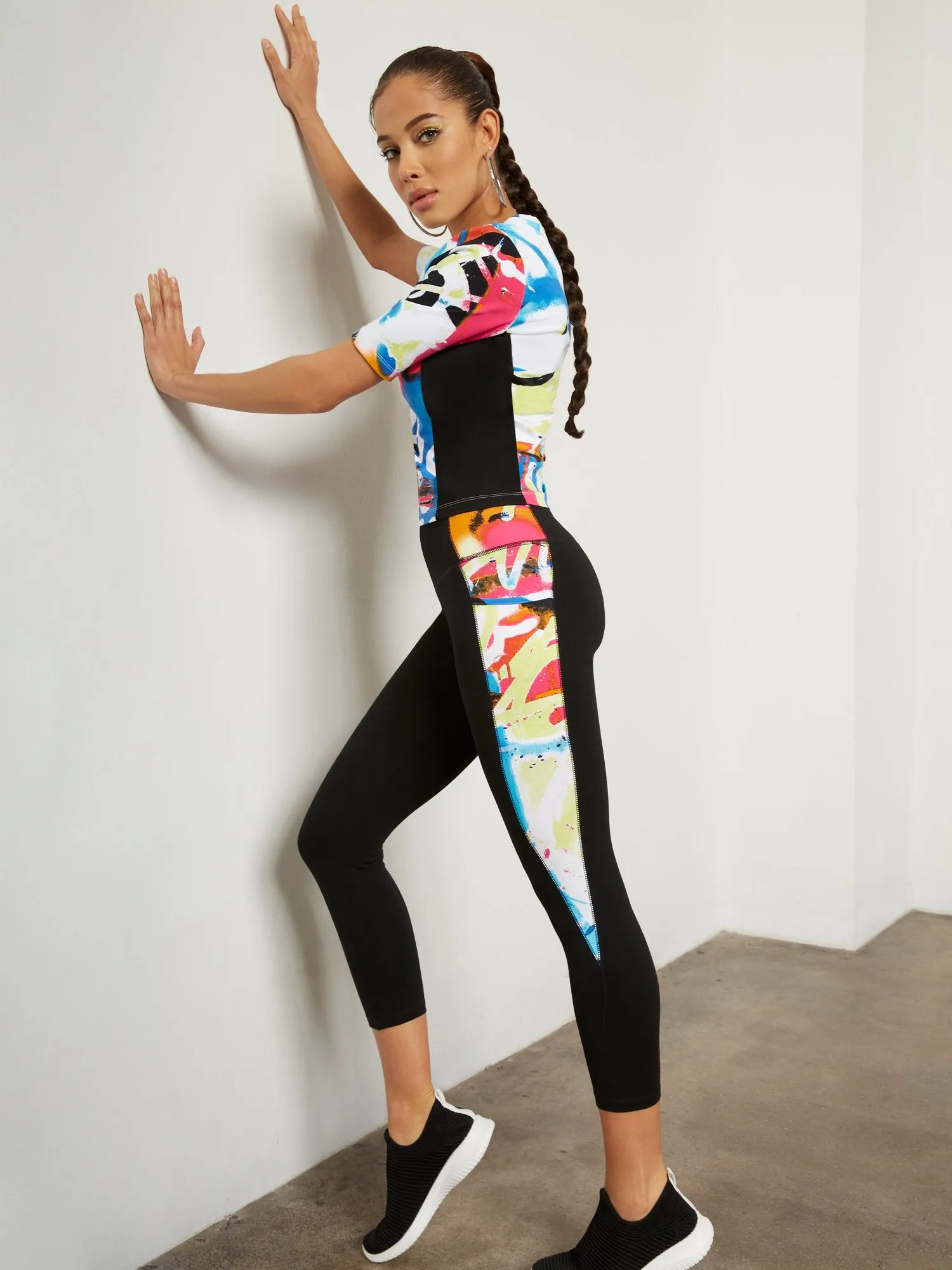 High-Waisted Pocket Capri Legging - Graffiti-Stripe