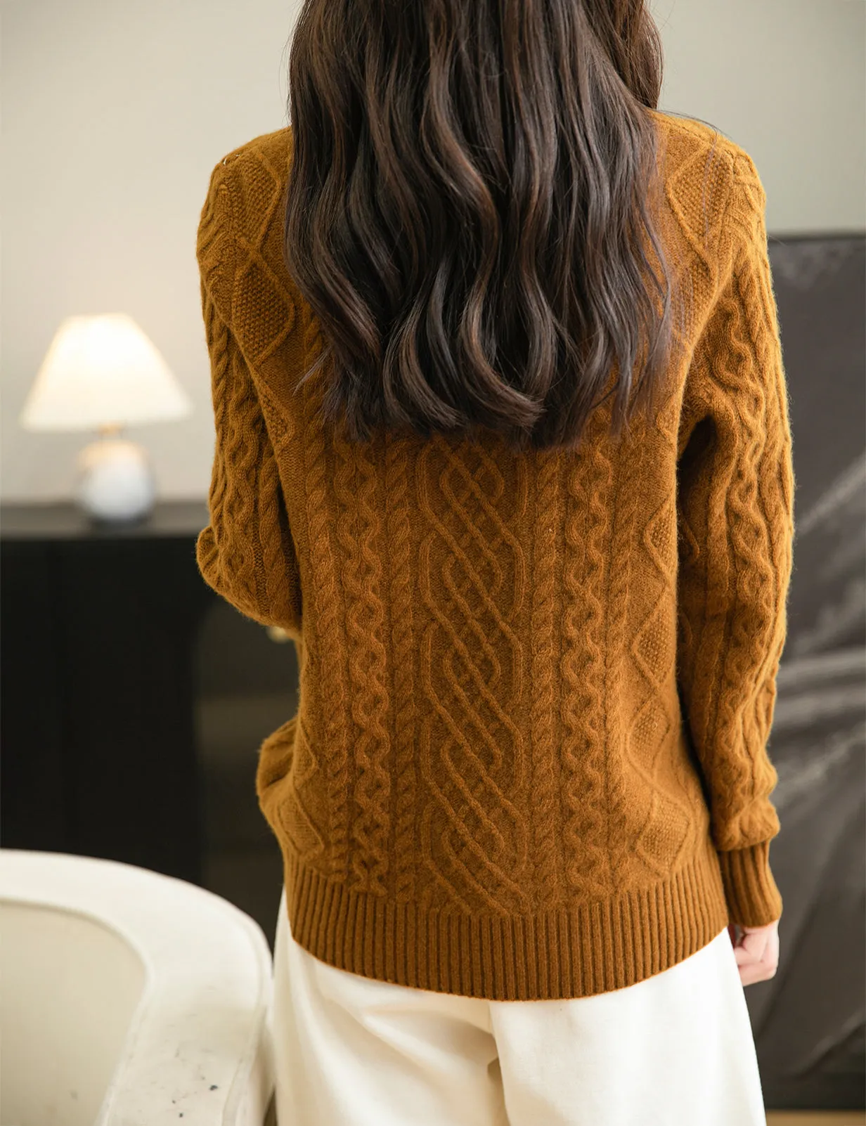 Jill Woman Long Sleeve Sweater