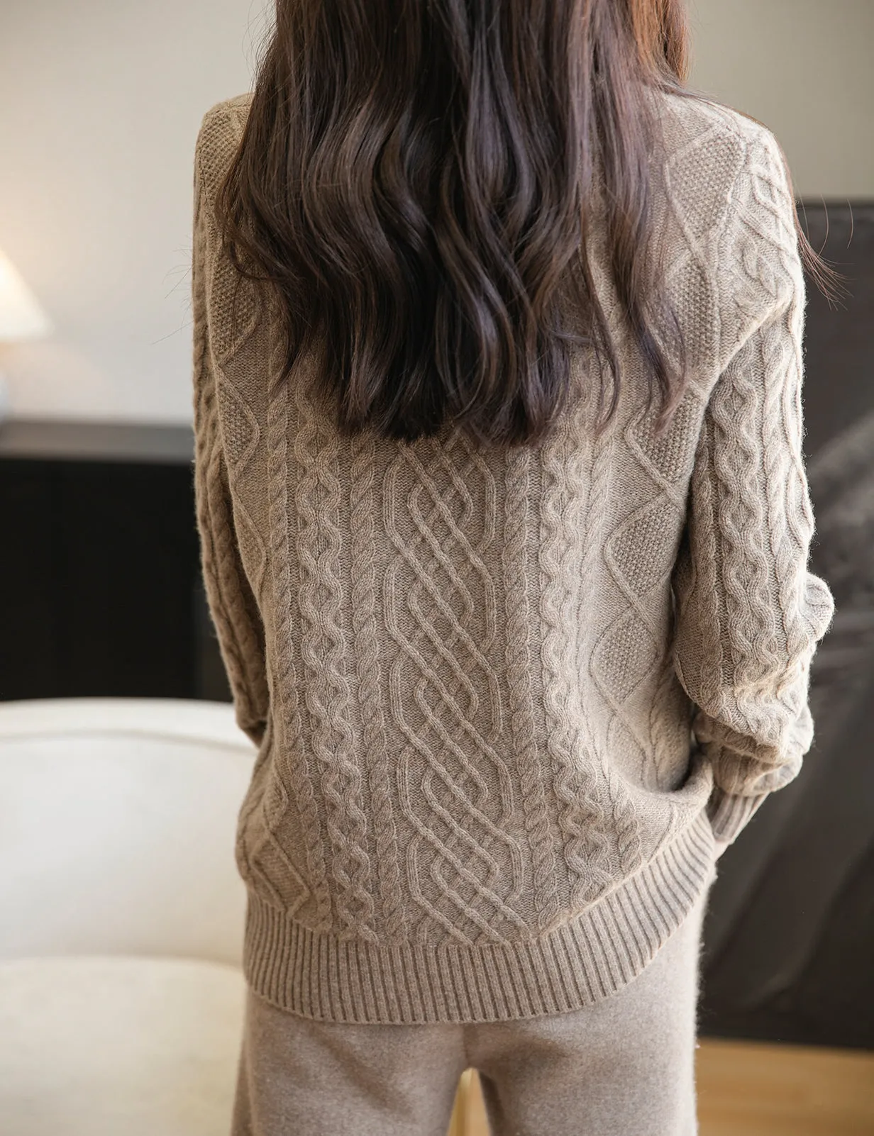 Jill Woman Long Sleeve Sweater